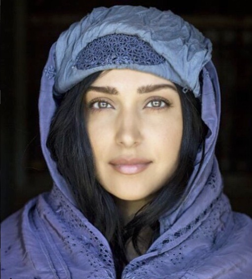عکس از مژده جمالزاده در چادری افغانی