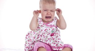  به هنگام گریه کودک چه باید کرد؟
